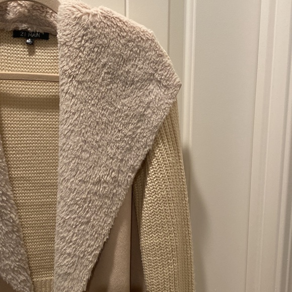 Adorable Stitch Fix sweater with sherpa collar - Picture 2 of 4
